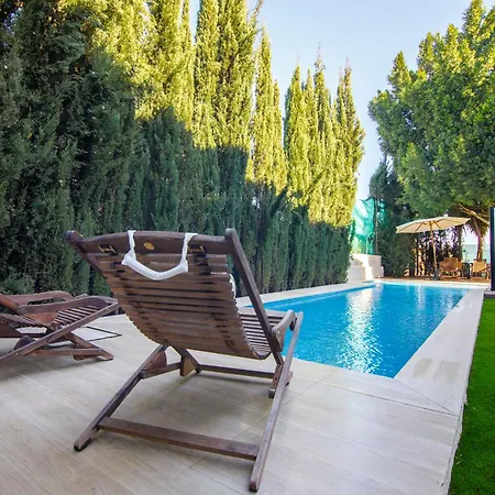 Holiday home Rentalsevilla Brisa Del Aljarafe Con Piscina Climatizada A 15 Minutos De Sevilla Almensilla