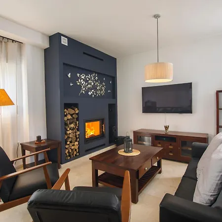 Rentalsevilla Brisa Del Aljarafe Con Piscina Climatizada A 15 Minutos De Sevilla Holiday home